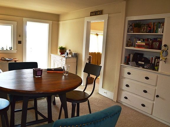 4th image of 411 Turney St #1