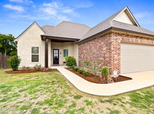 335 Camus Rd, Lafayette, LA 70503