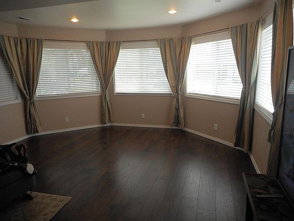 4th image of 130 Pine View Ct
