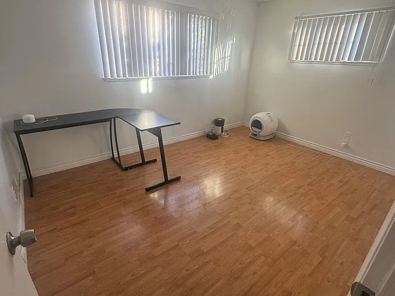 4206 W Oak Ave #1 — Photo 5