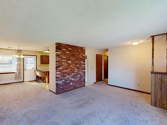 4th image of 473 Rob Ren Dr
