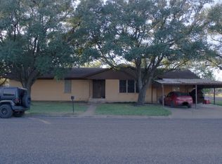 681 N Chambers St, Giddings, TX 78942