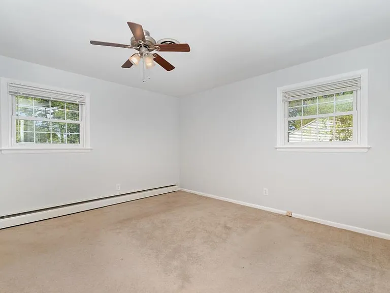 14 Central Blvd — Photo 12