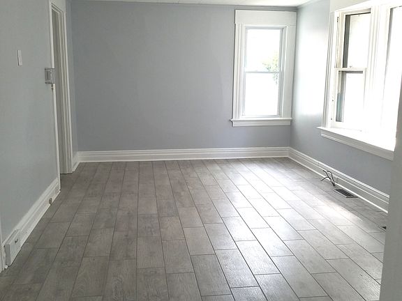 4th image of 50 Amherst St