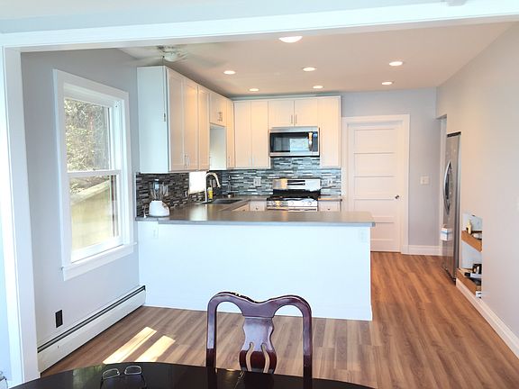 4th image of 1031 Taughannock Blvd