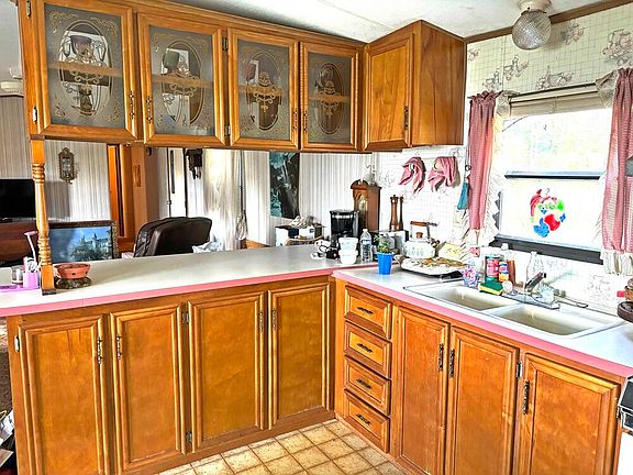 3rd image of 16330 Pretty Lake Dr
