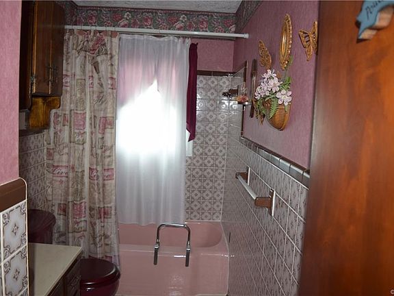 5th image of 3113 Sussex Dr