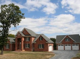 290 Akern Ln, Cross Junction, VA 22625