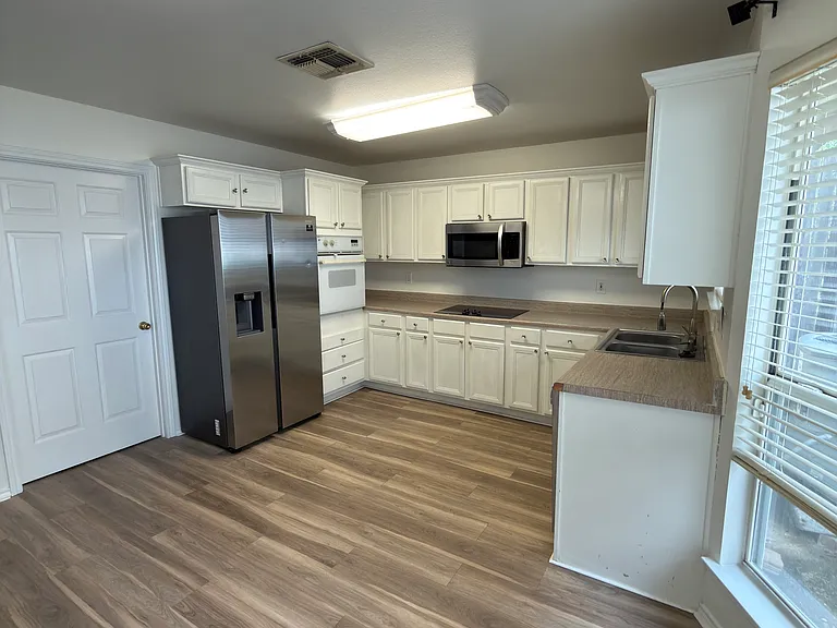 6106 Vance Jackson Rd #57 — Photo 7