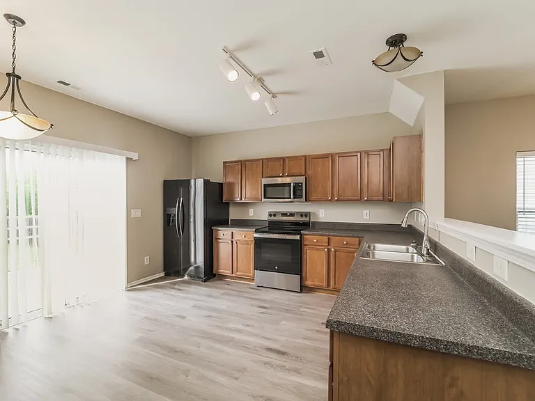 4522 Carnfeld Ln — Photo 8