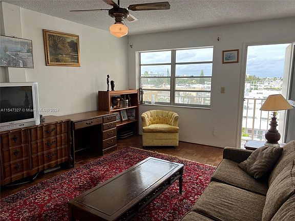3rd image of 730 Pennsylvania Ave APT 706