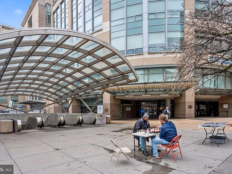2507 I St NW — Photo 40