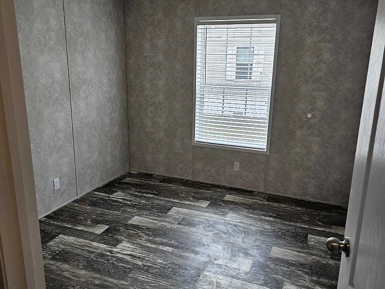 2300 Lafayette Ave #26 — Photo 8