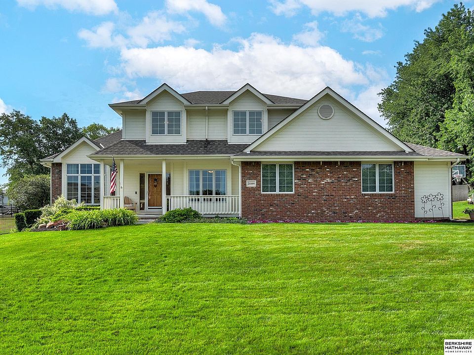1st image of 21109 Honeysuckle Dr
