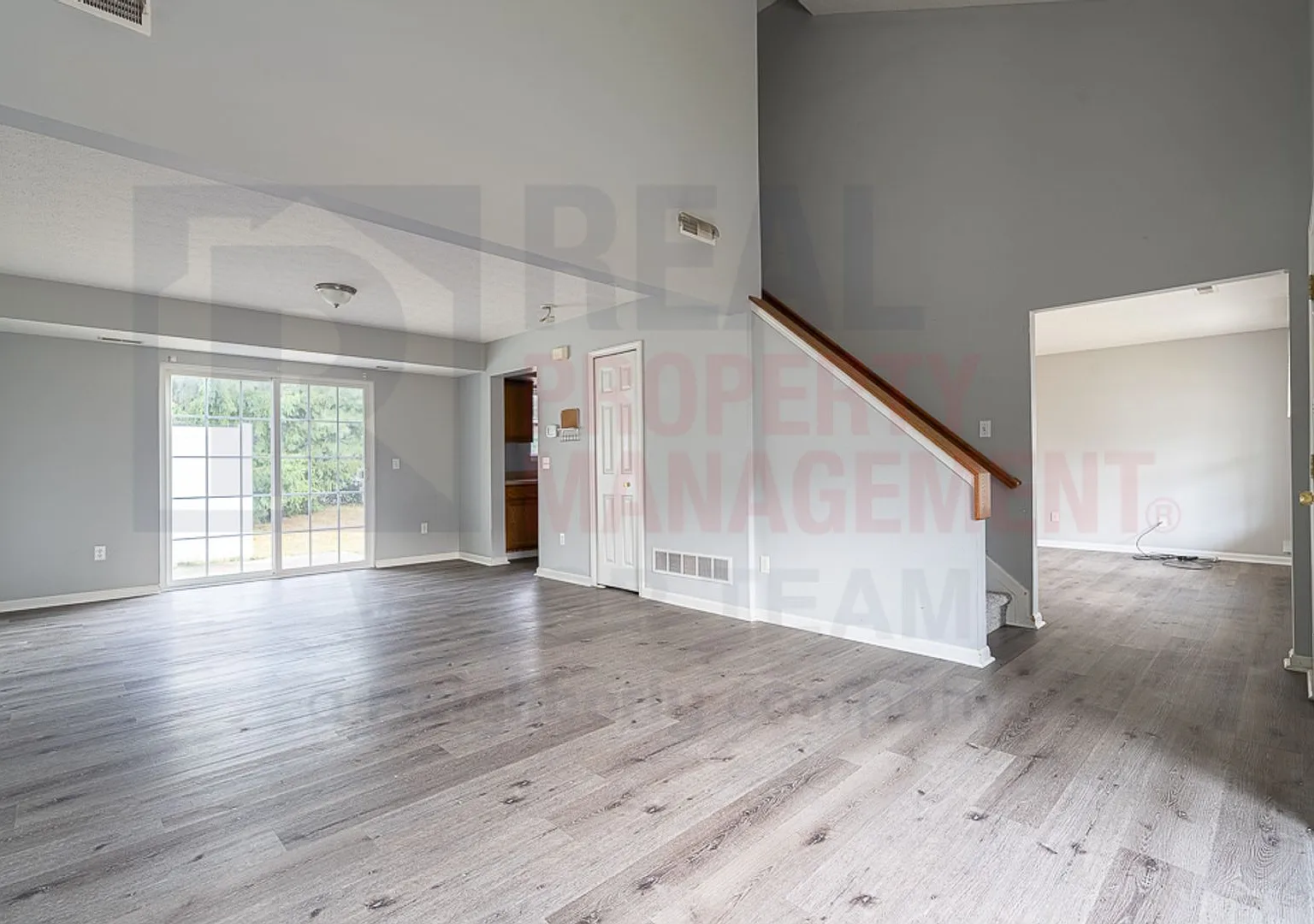 Beautifully maintained 2 Bed 2 Bath Home in Portage Lakes — Photo 3
