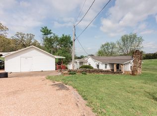 5423 S 226th Rd, Pleasant Hope, MO 65725