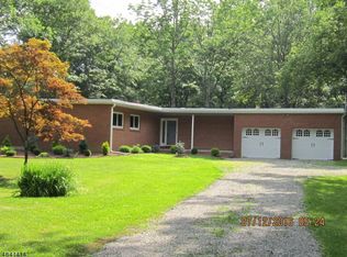 81 Rock Rd, Long Valley, NJ 07853