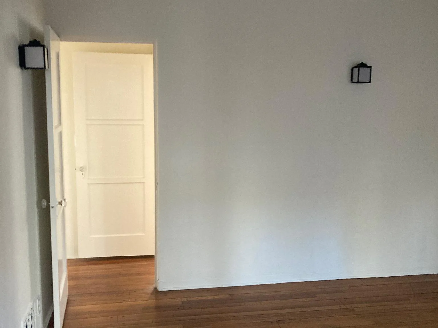 1032 S Orange Grove Ave — Photo 4