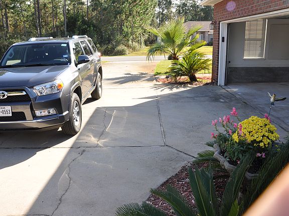 Large Driveway 8 or so cars