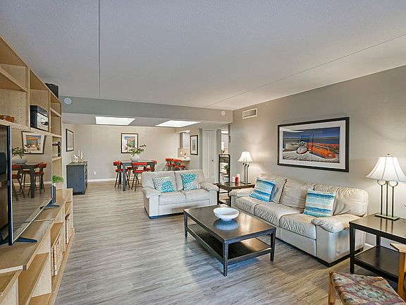 2nd image of 5110 N 31st Way Unit 336