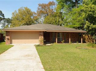122 Robin Hood Dr, Covington, LA 70433