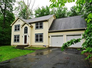 1703 Gordon Ln, Tobyhanna, PA 18466