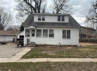 313 7th Ave N, Clear Lake, IA 50428