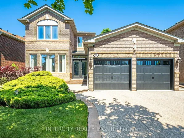 724 Peter Robertson Blvd, Brampton, ON L6R 1S9