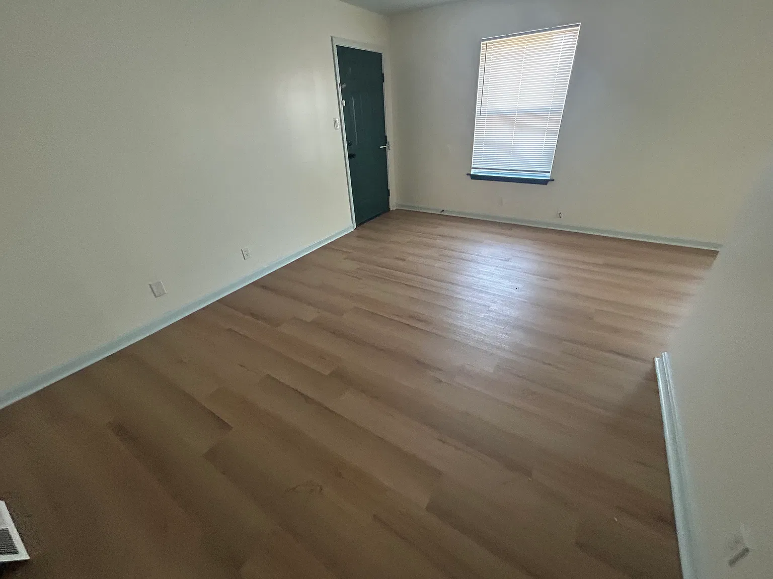 3712 Noblitt Dr — Photo 3