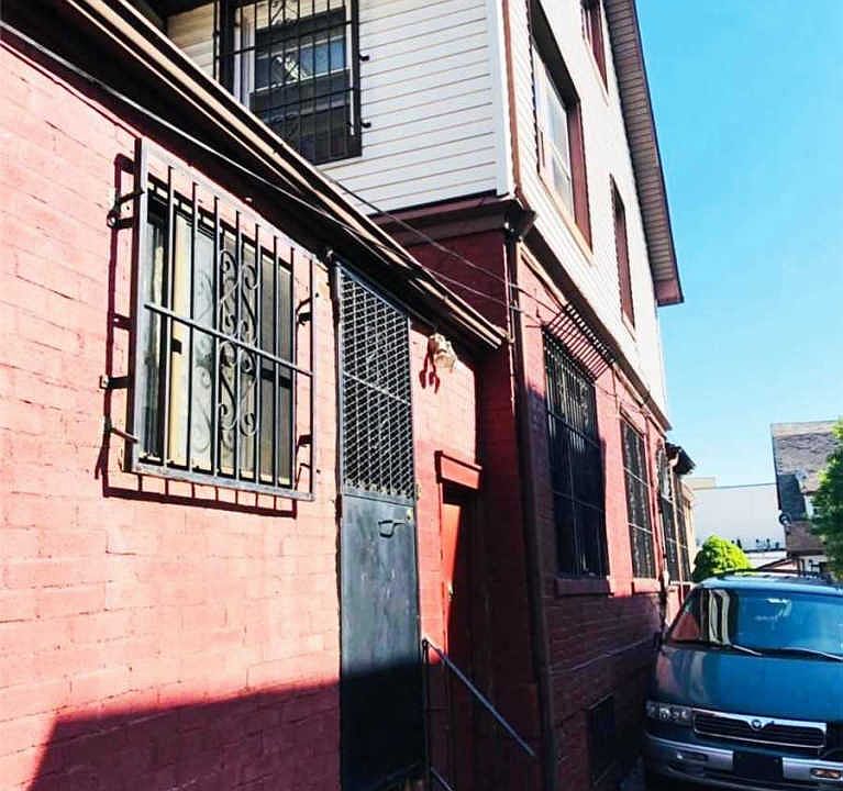 2nd image of 4034 Forley St