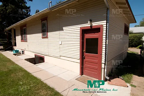 812 1/2 W Myrtle St Photo 1