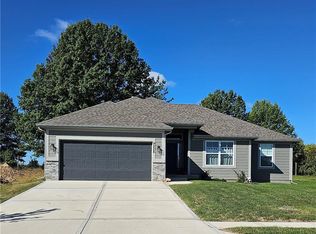 9228 N Poplar Ave, Kansas City, MO 64156