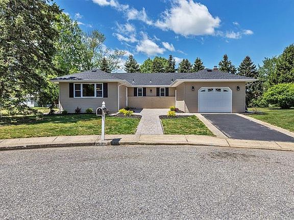 4th image of 17 Nevis Ct