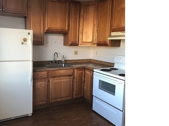 2nd image of 3163 Williamsburg Dr APT 4
