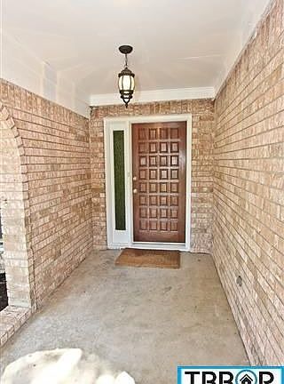 2nd image of 3810 Wendy Oaks Dr