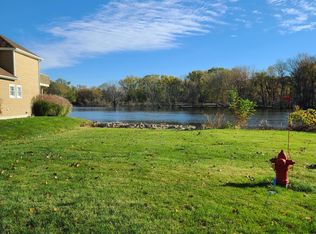 2219 Riverside Pointe Dr #10, Saint Joseph, MI 49085