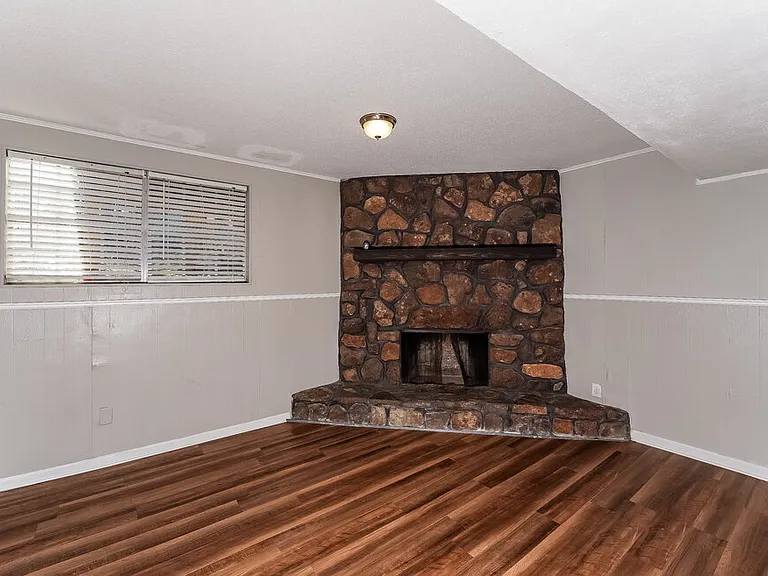 1920 Croydon Cir — Photo 10