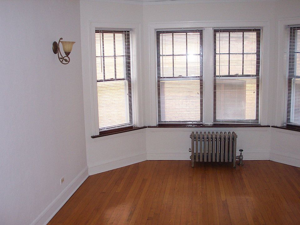 1st image of 1426 W Thome Ave APT 2B
