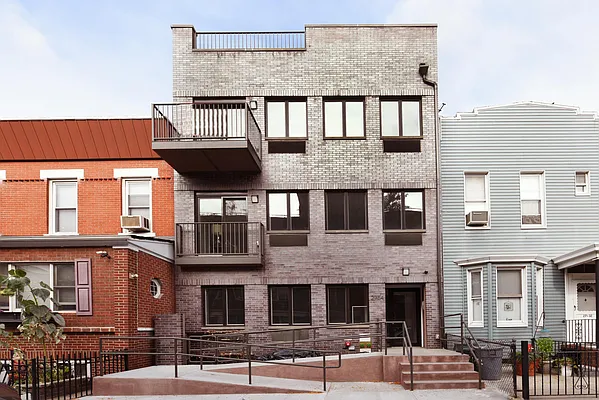 Sold by Alexiou Realty | media 1
