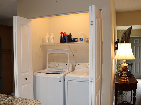 5th image of 3030 Gardenia Dr