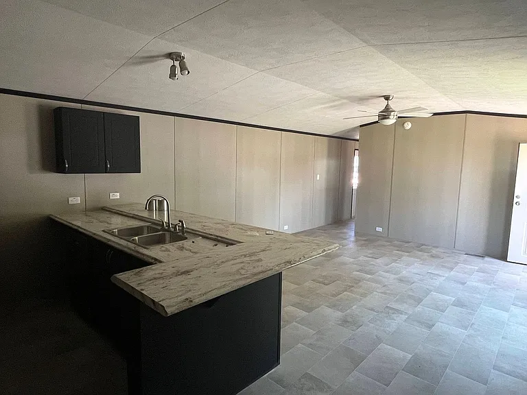 4144 Thomas St — Photo 21