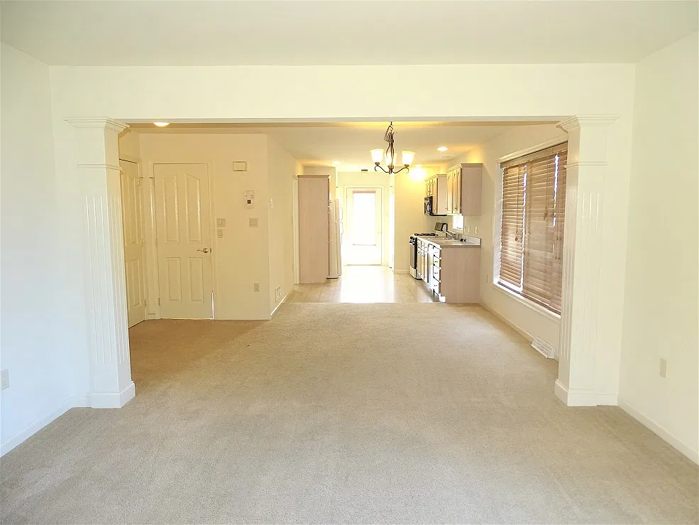 3 bed, 1592 sqft, $1,950 — Photo 2