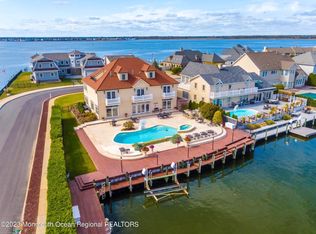 220 Pointe Dr, Mantoloking, NJ 08738
