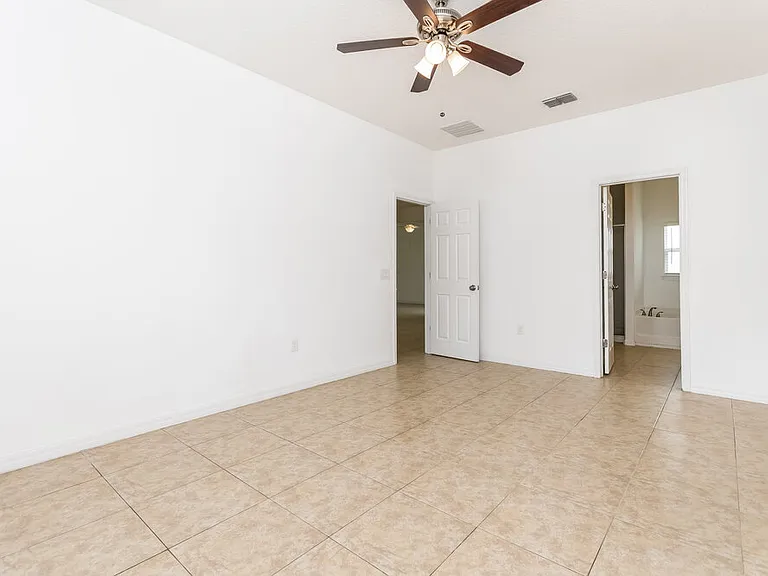 1143 Doncaster Ct — Photo 11