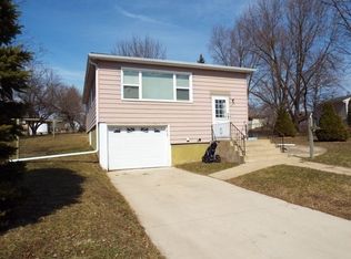 205 Prospect St, Strawberry Point, IA 52076