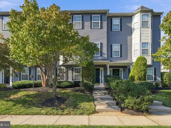 6 Turtle Ct, Delanco, NJ 08075