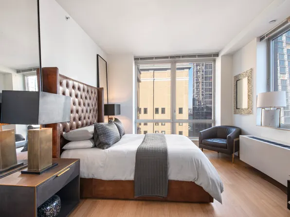 450 West 17th Street image 1 of 4