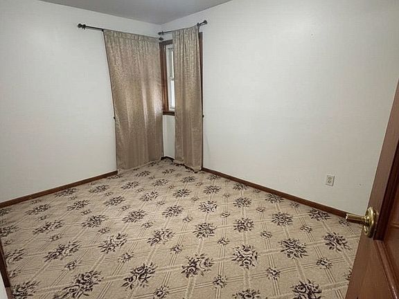 4th image of 118 S Covert Ave #1