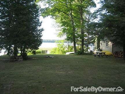 3rd image of 417 E Harbor Hwy