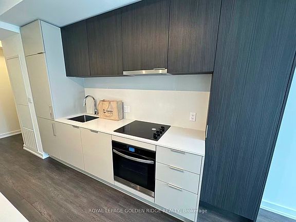 5th image of 89 Church St #1004